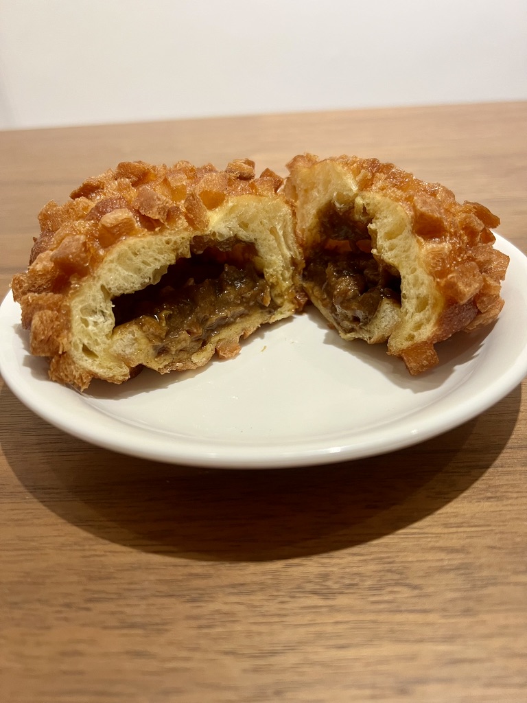 ベッカライシュンのカレーパン